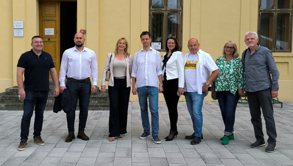 Delegacija Grada Samobora obišla Valpovo, posjetila Festival sira i vina