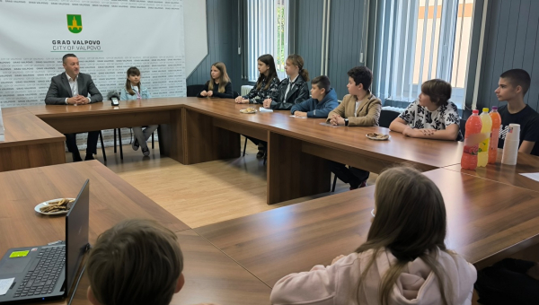 Predstavnici Dječjeg gradskog vijeća susreli se s gradonačelnikom Valpova