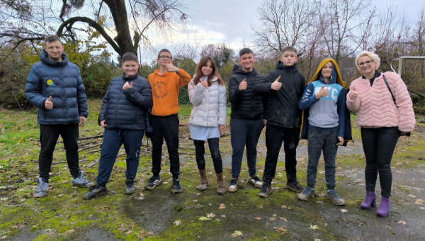 Uspješno provedeno ozelenjavanje Osnovne škole Matije Petra Katančića, Valpovo