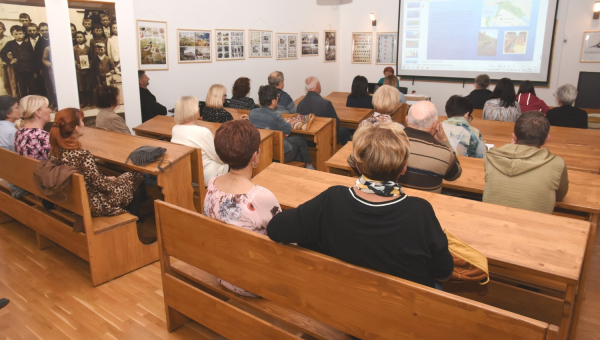Održano predavanje Nade Birovljević „Tekstilno rukotvorstvo od konoplje i lana kroz povijest”