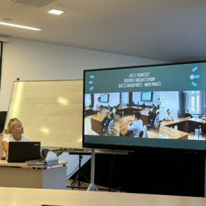 IMG-5ff0478fe18343511c823aad2350a0a0-V-300x300